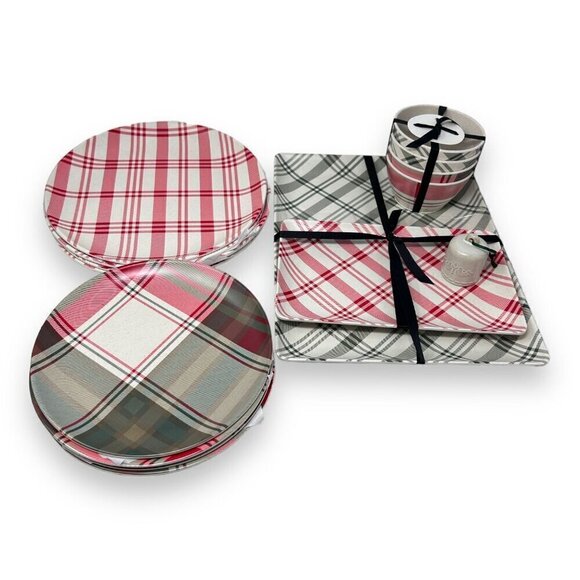 Hearth & Hand Magnolia 2pc Plaid Melamine Christmas Serving Trays Red/Green 2023 - Picture 6 of 10